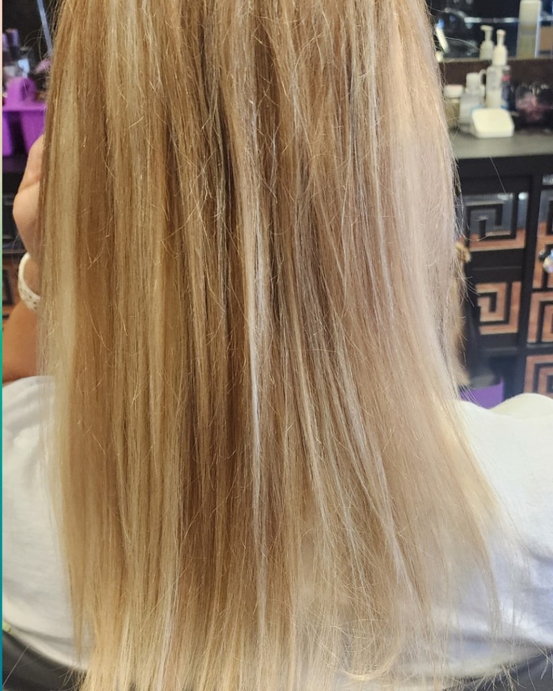 Blonde bob before Mayte's extension transformation
